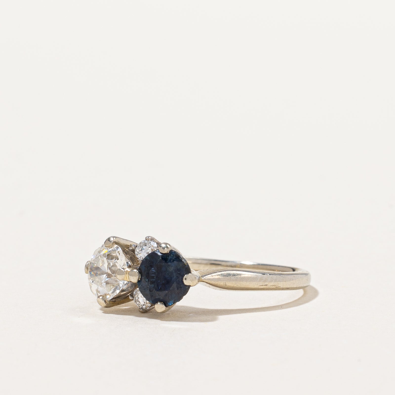 Bague ancienne européenne en diamant et saphir | 0,61 ct au total, 0,50 ct | Taille 5,25 | 