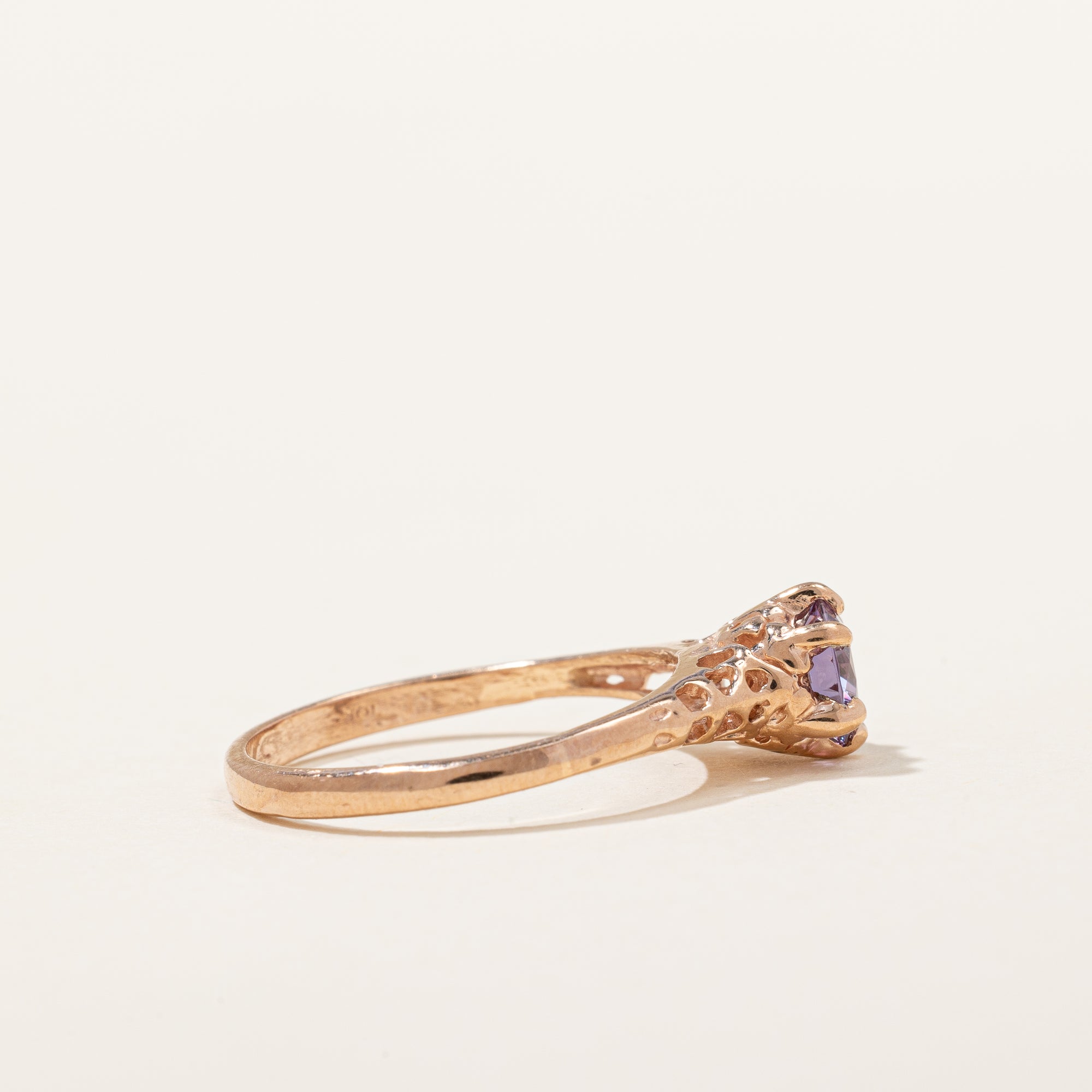 Synthetic Colour Change Sapphire Ring | 0.70ct | SZ 6.25 |