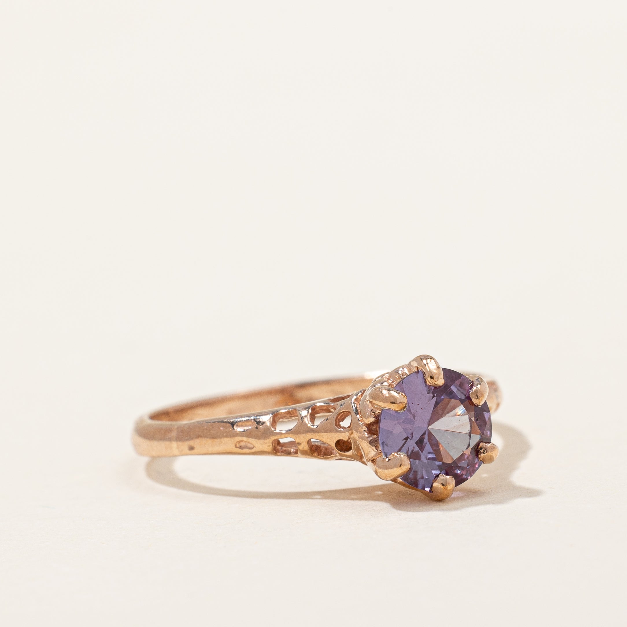 Synthetic Colour Change Sapphire Ring | 0.70ct | SZ 6.25 |