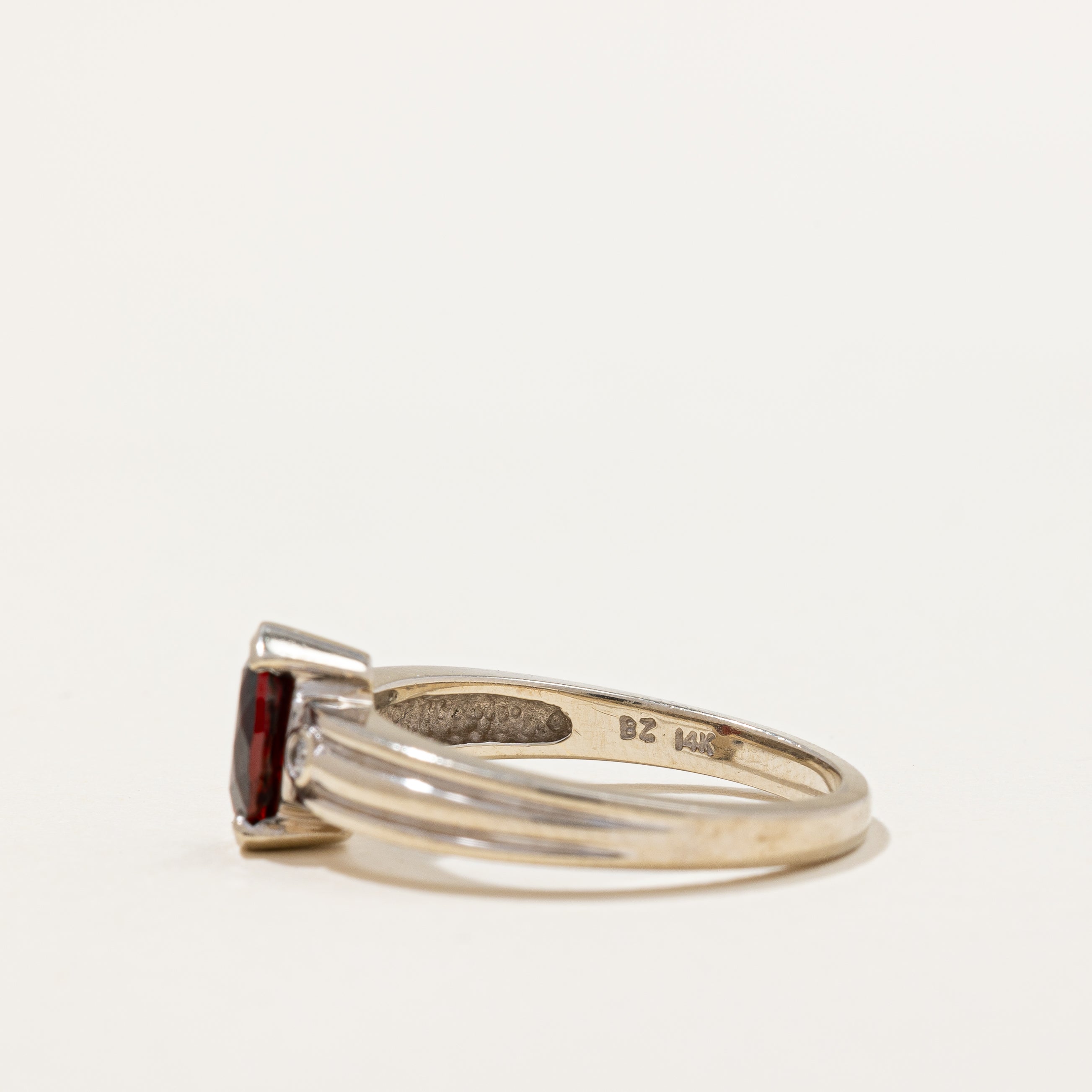 Garnet & Diamond Cocktail Ring | 0.90ct, 0.03ctw | SZ 6.75 |