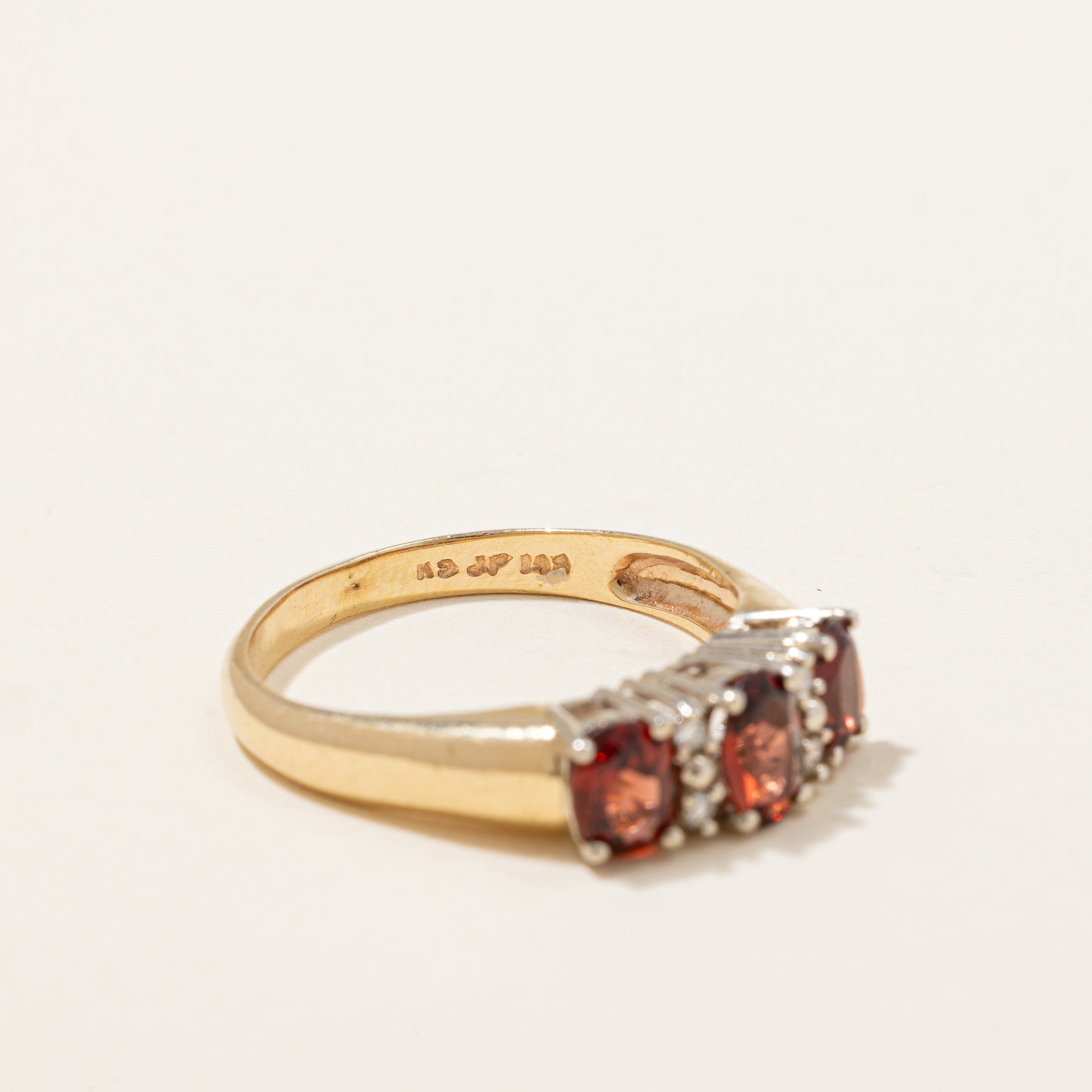 Garnet & Diamond Ring | 1.00ctw, 0.04ctw | SZ 7.5 |