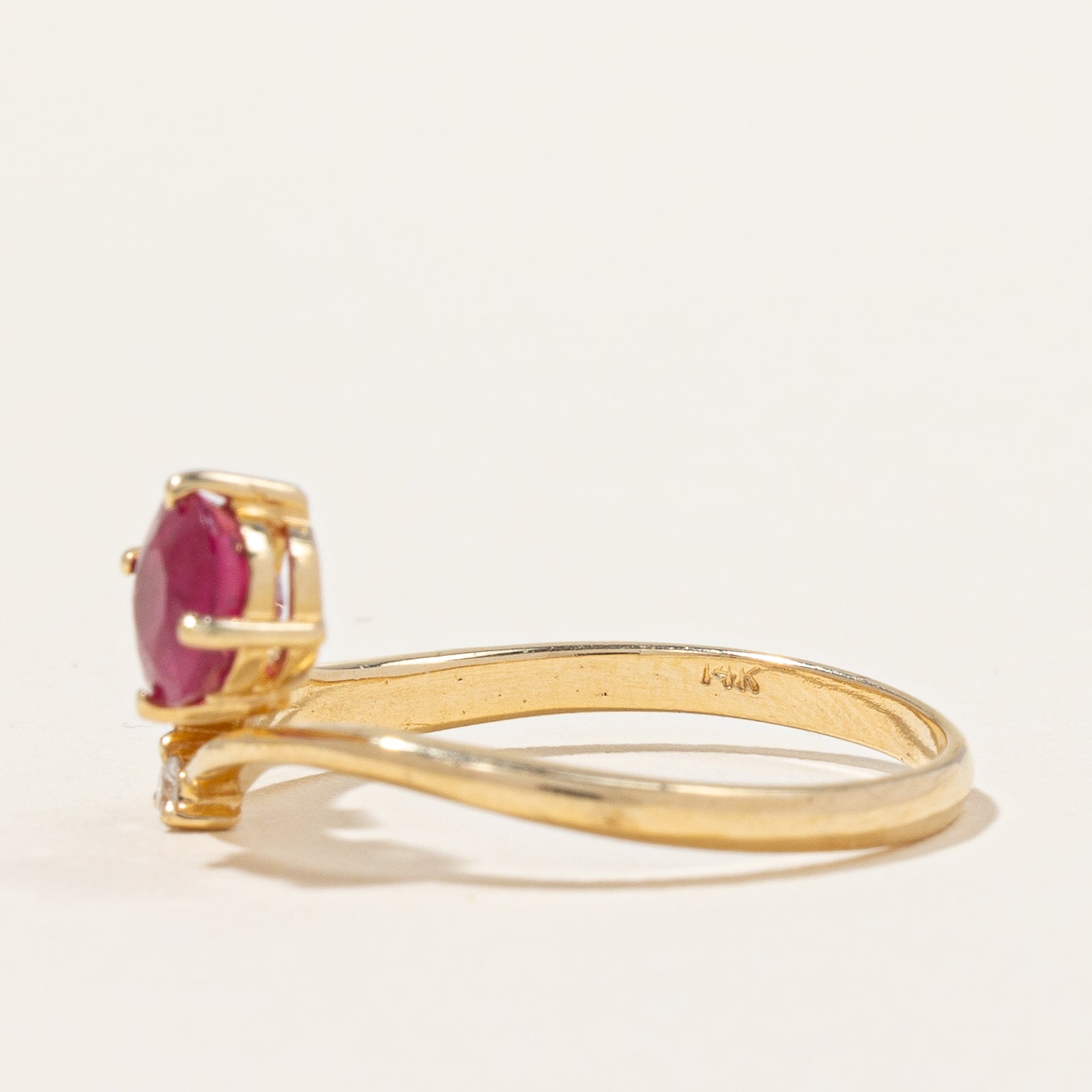 Ruby & Diamond Ring | 0.63ctw, 0.01ct | SZ 6 |