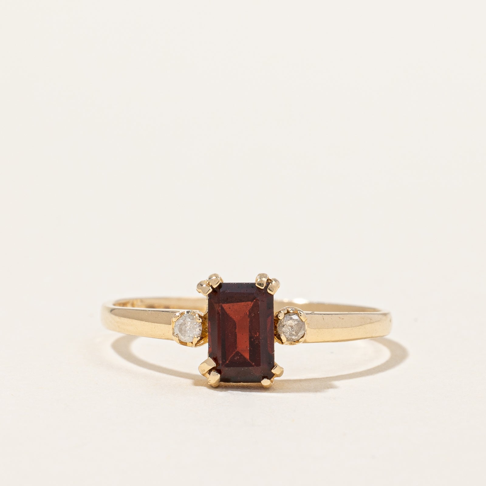 Garnet & Diamond Ring | 1.40ct, 0.05ctw | SZ 6.5 |