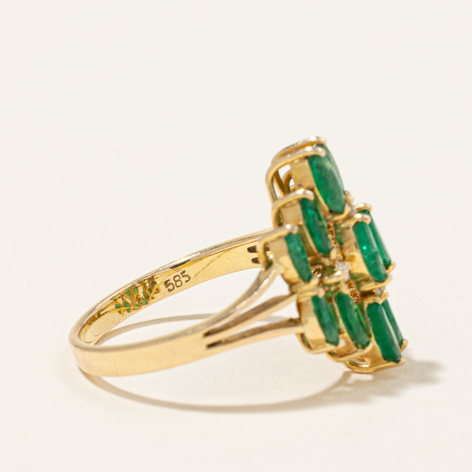 Bague cocktail émeraude et diamants | 0,75 ct, 0,04 ct | Taille 7 | 