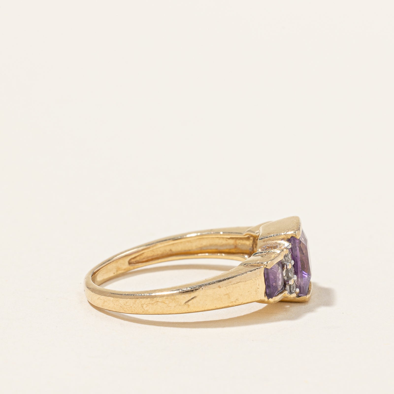 Amethyst & Diamond Ring | 1.00ctw, 0.09ctw | SZ 5.75 |