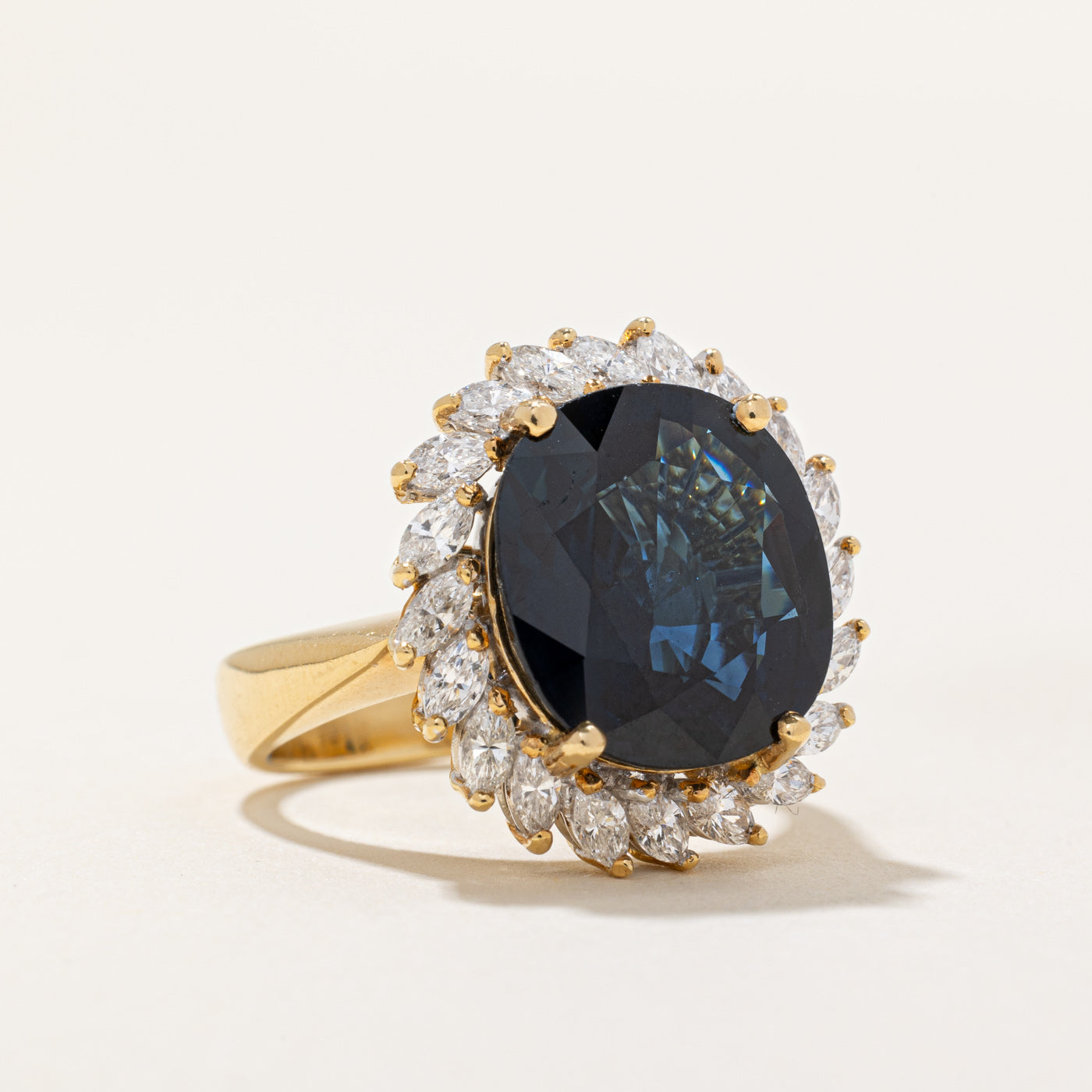 ***Certification - Mise à jour du rapport GIA Kourosh - Bague saphir et diamants GIA | Saphir 6,50 ct GIA | 1,00 ct au total | Taille 6 |