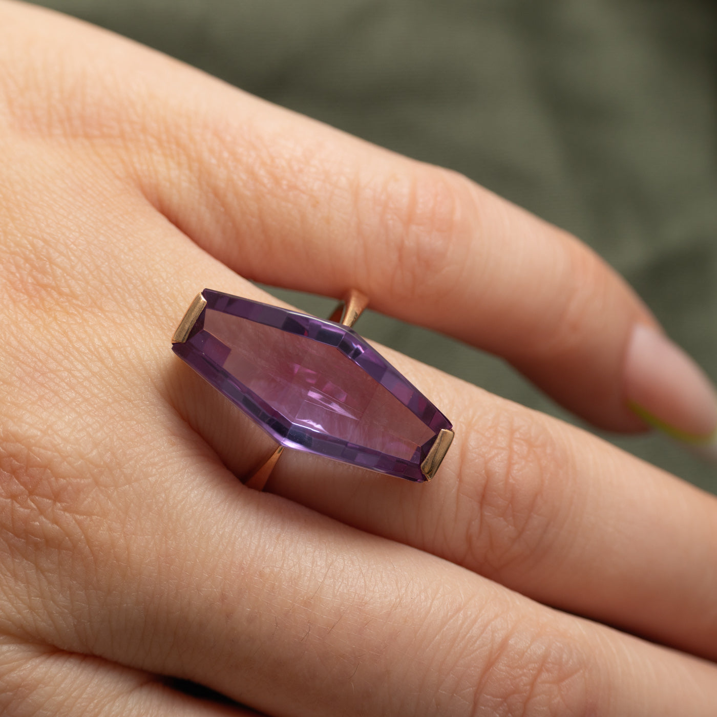 Synthetic Sapphire Cocktail Ring | 15.00ct | SZ 7.25 |