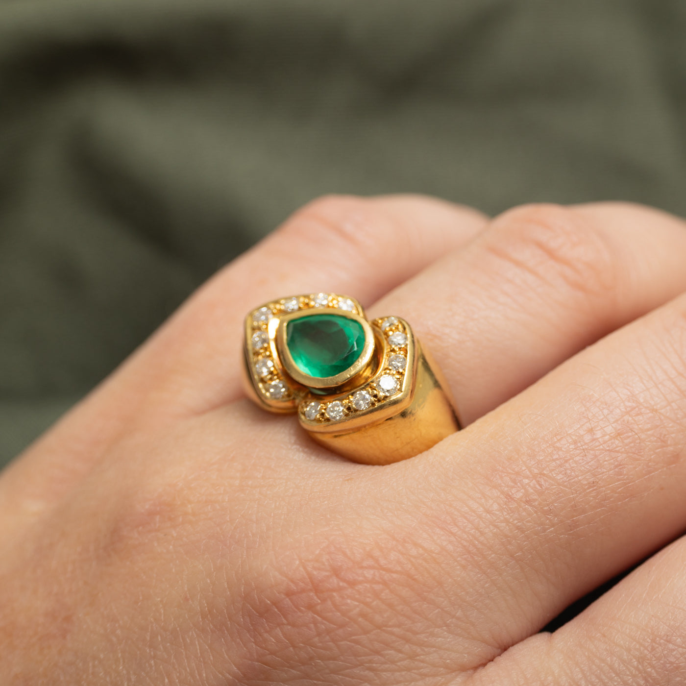 Bezel Set Pear Cut Emerald & Diamond Ring | 0.30ctw | SZ 9.5 |