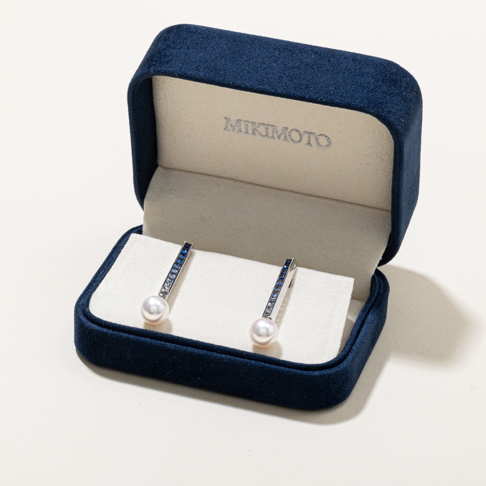 Boucles d'oreilles « Mikimoto » Elements of Life en perles Akoya et saphirs Océan | 8 mm, 1,49 ct | 