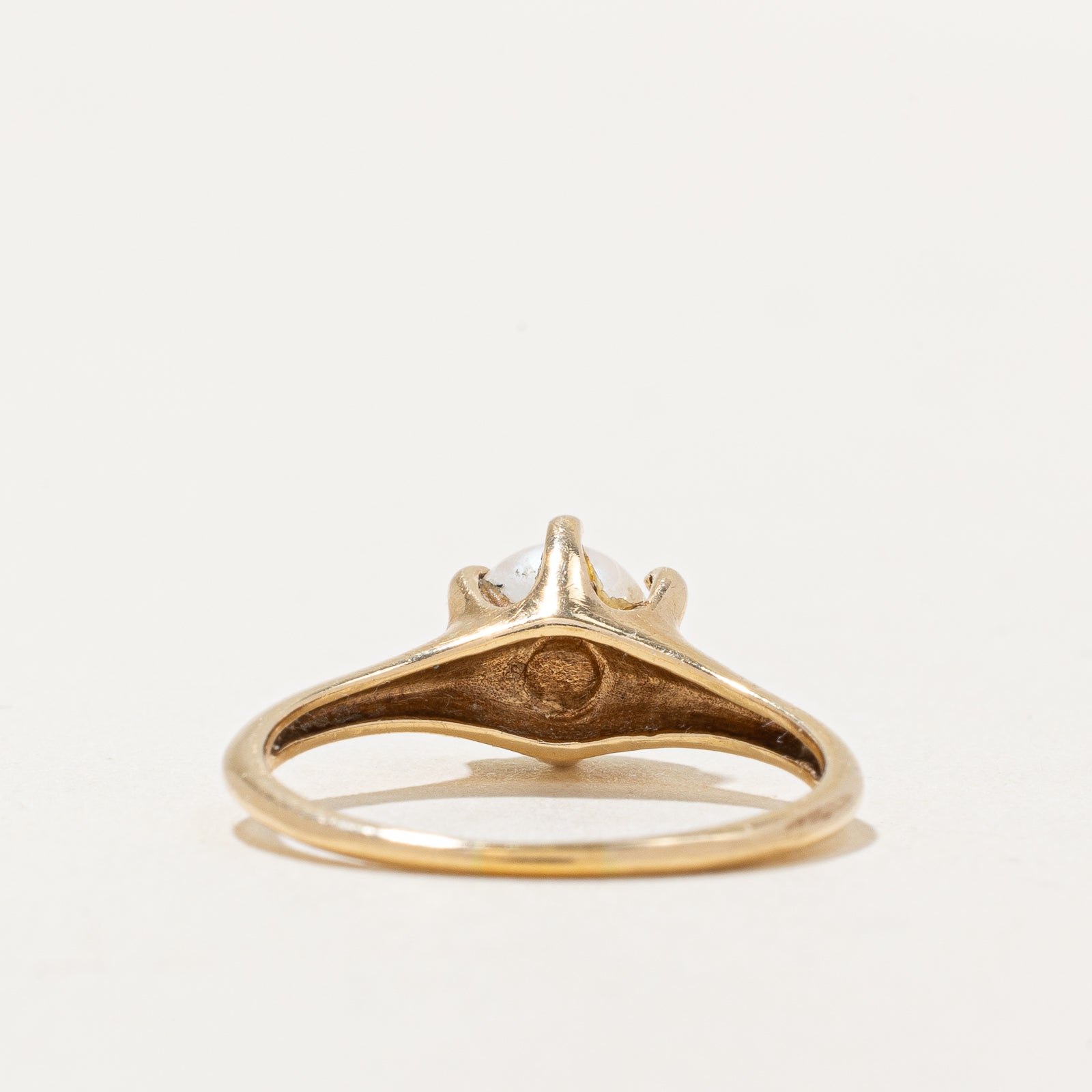 Pearl Claw Set Cocktail Ring | SZ 6.75 |