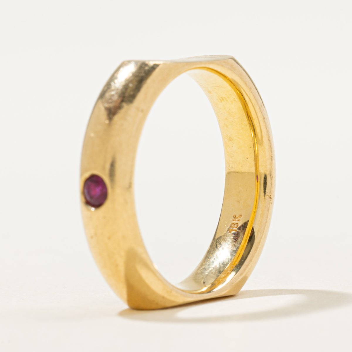 Bague en rubis avec chiffres romains | 0,10 ct | Taille 8,75 | 
