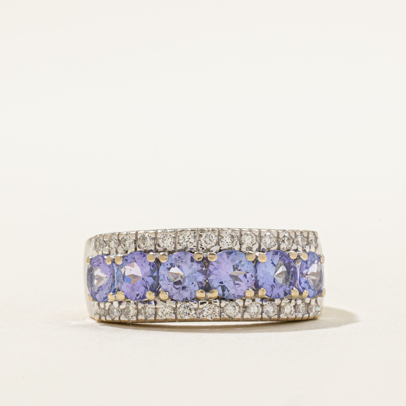 Bague cocktail en tanzanite et diamants | 1,32 ct, 0,26 ct | Taille 6,75 | 