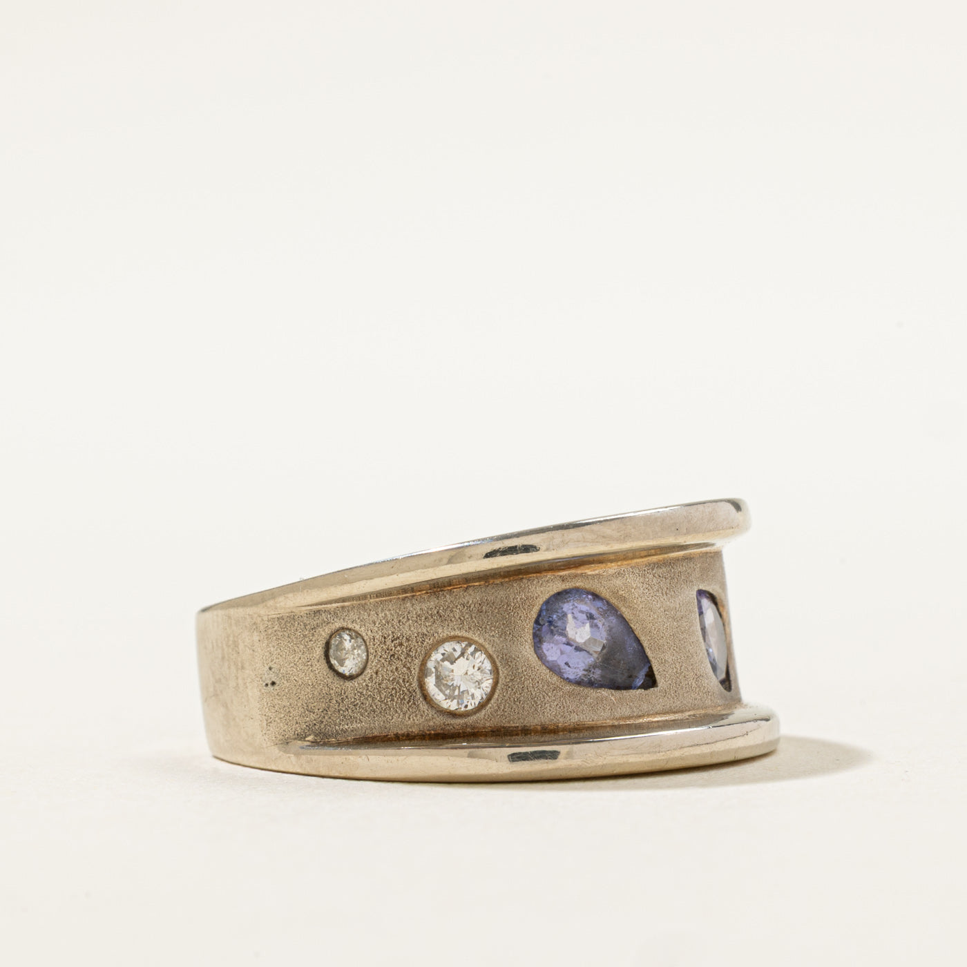 Tanzanite & Diamond Ring | 0.60ctw, 0.24ctw | SZ 7.25 |