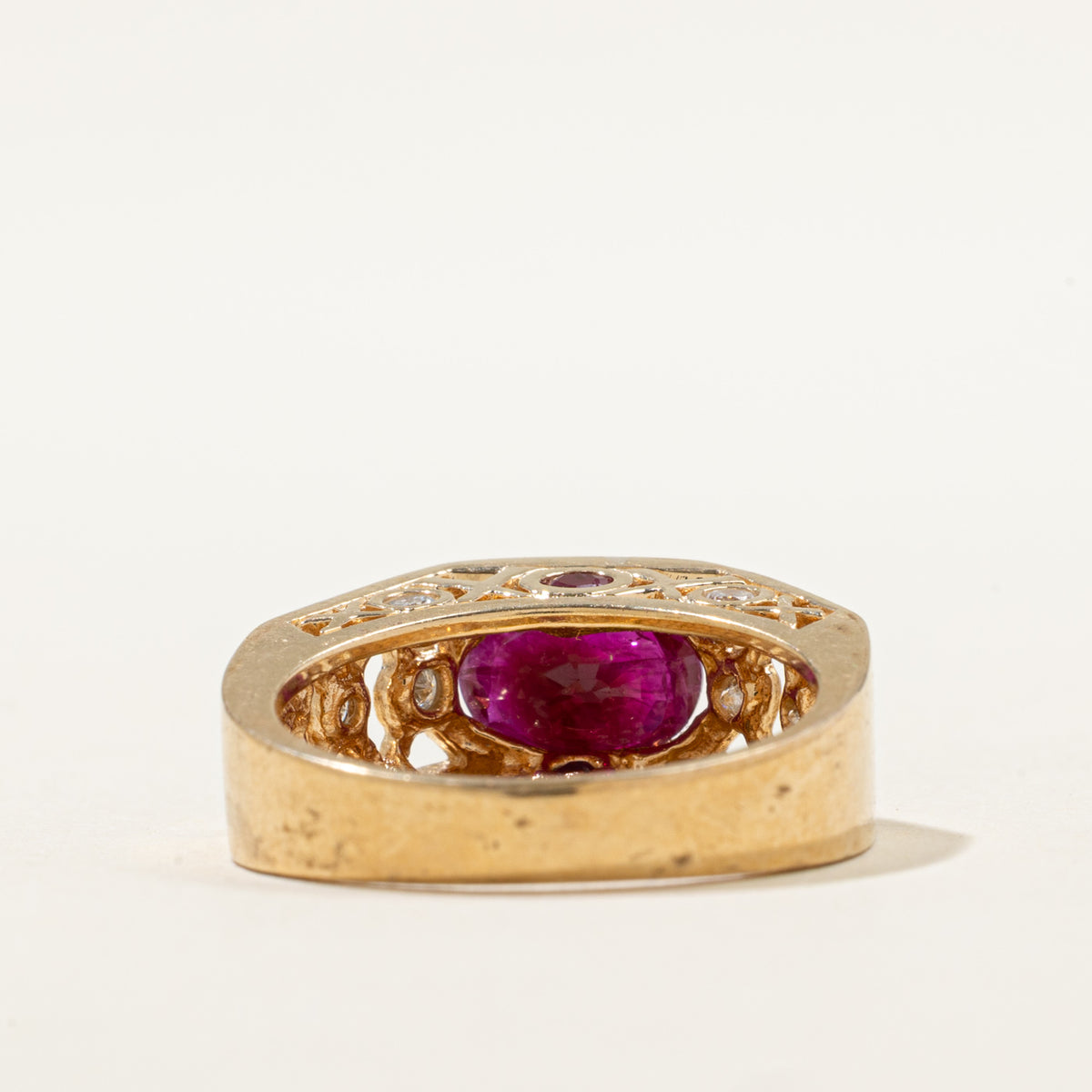 Bague en treillis rubis et diamants | 0,16 ct, 1,00 ct | Taille 6 | 