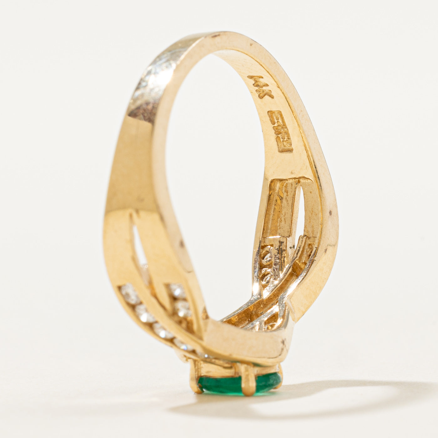 Effy' Diamond & Emerald Ring | 0.27ctw, 0.44ct | SZ 7 |