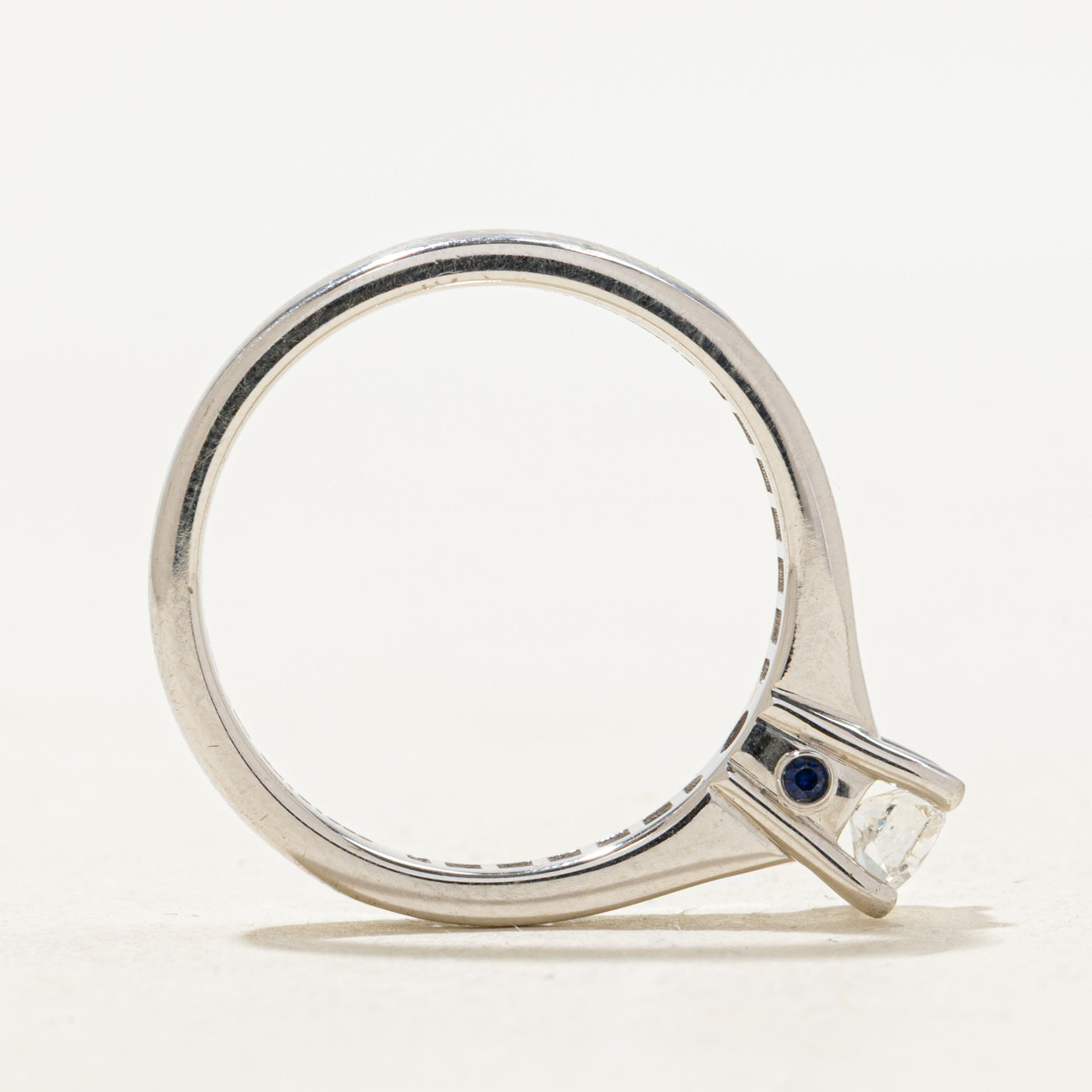 Bague de fiançailles « Birks » en diamant et saphir | 0,60 ct | Taille 7 |