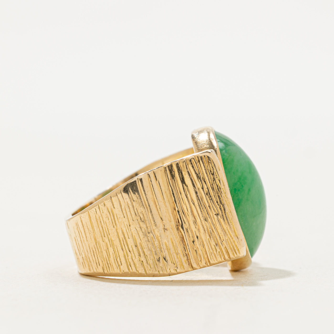 Bague cocktail texturée en jade | 16,00 ct | Taille 8 |