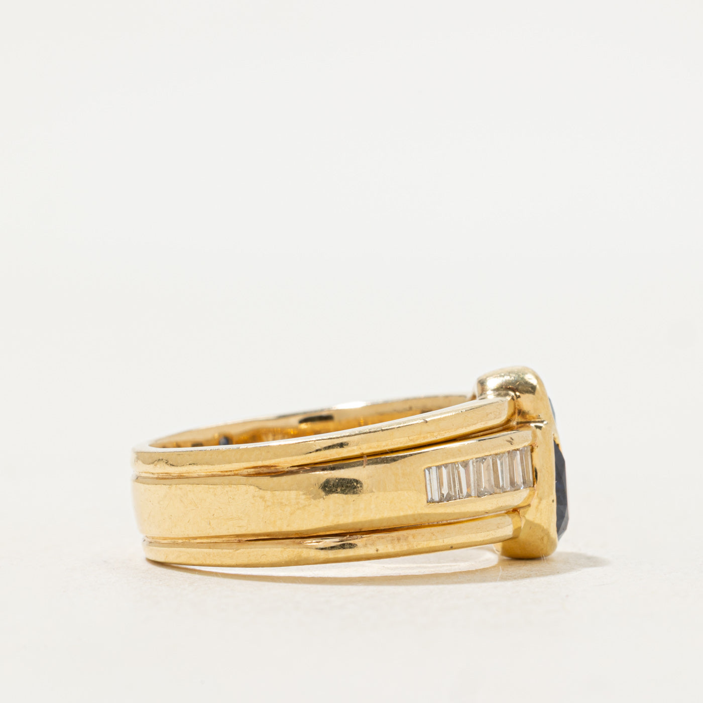 Bague en or jaune 18 carats, saphirs et diamants | 2,08 ct au total, 0,70 ct au total | Taille 9