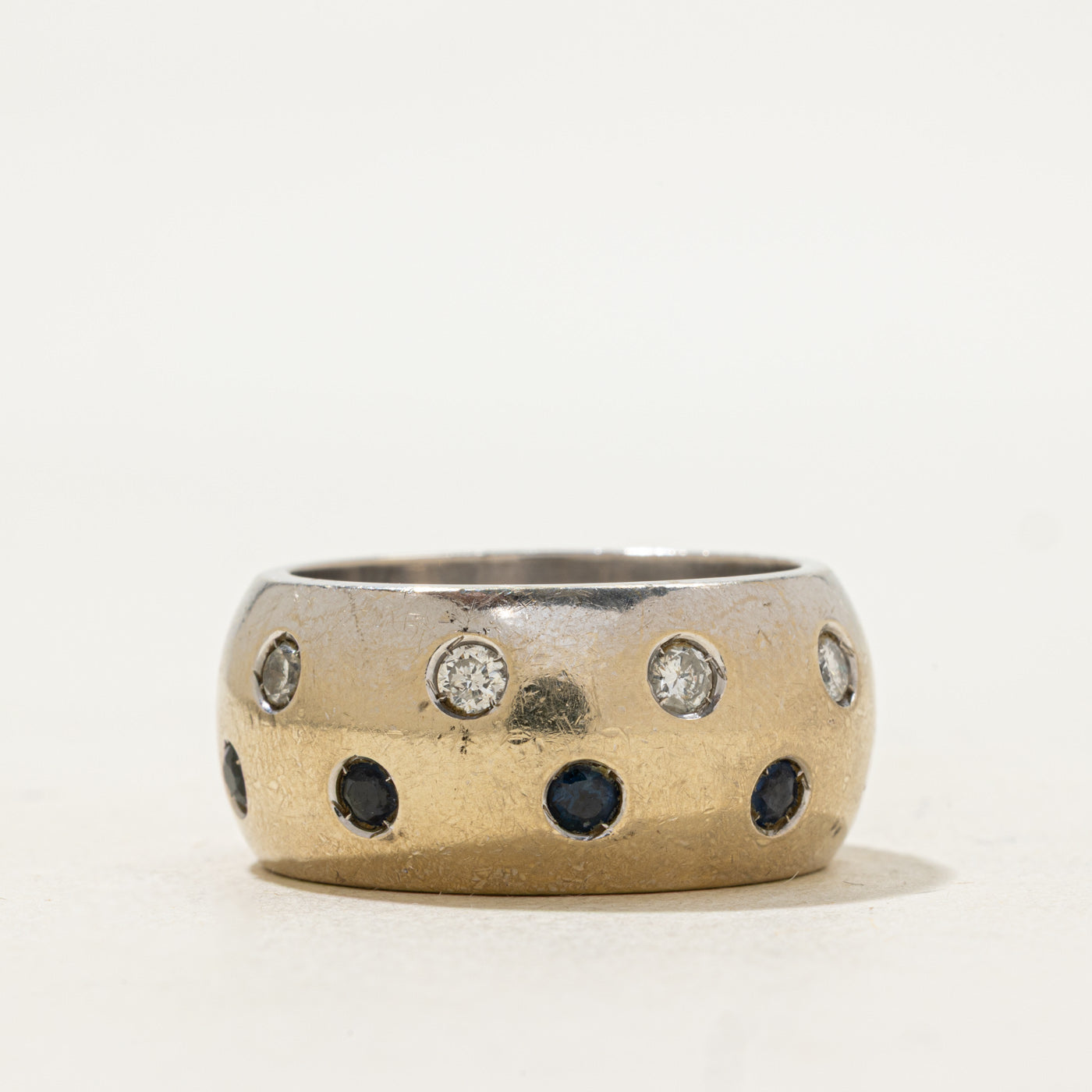 Bague sertie de saphirs et de diamants | 0,75 ct, 0,63 ct | 11,9 mm | Taille 10 |