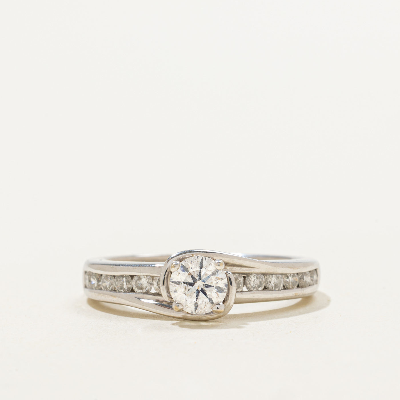 Bague de fiançailles sertie de diamants en canal | 0,57 ct | Taille 6 | 