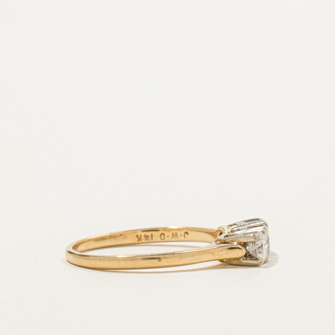 Bague classique trois diamants | 0,59 ct au total | Taille 7 | 