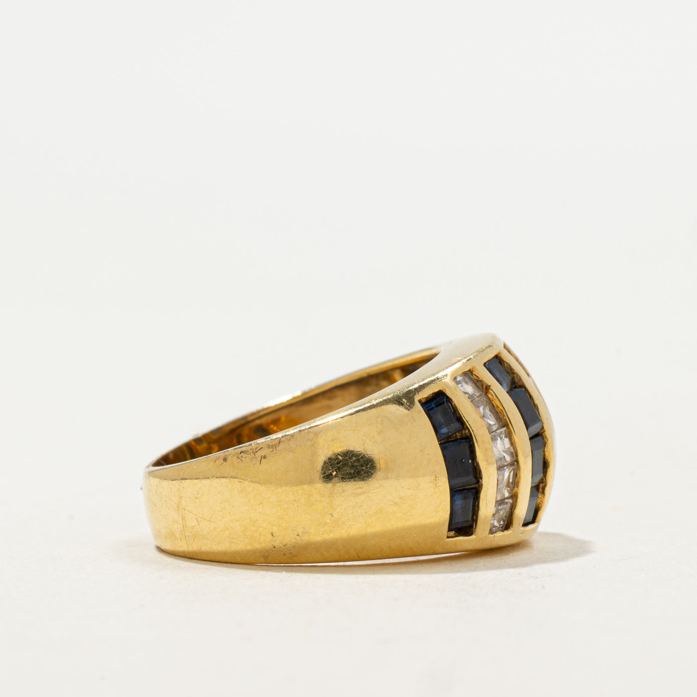Bague dôme en or 14 carats sertie de diamants et de saphirs bleus | 0,91 ct au total, 1,41 ct au total | Taille 5,5