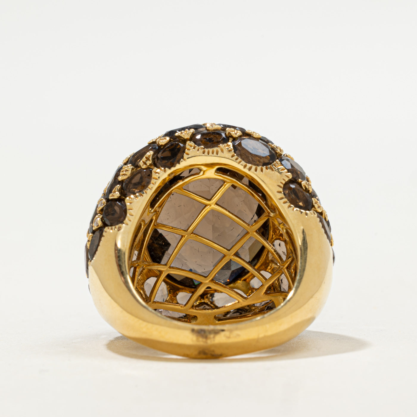 Bague en or jaune 18 carats, quartz fumé et diamants | 29,21 ct au total, 0,12 ct au total | Taille 6,75