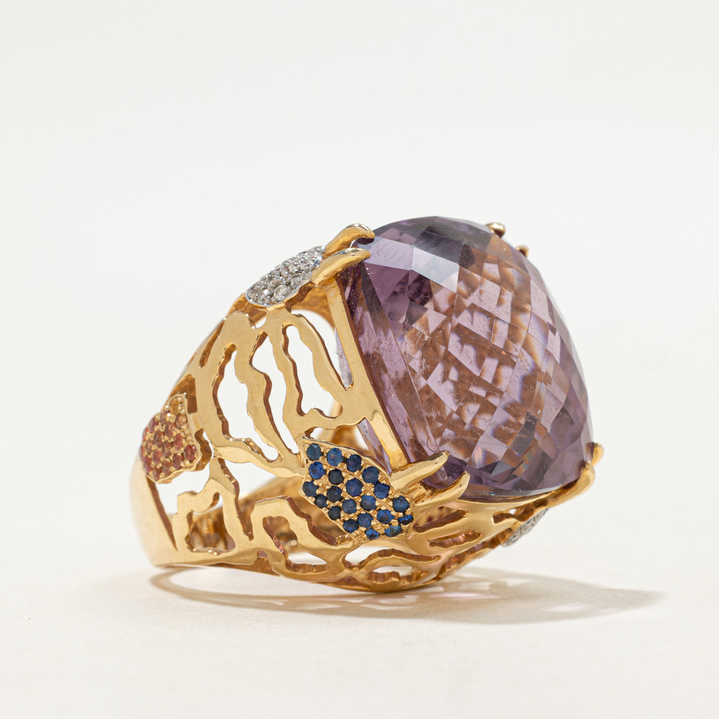 Bague cocktail en or 18 carats avec améthyste et diamants | 30,00 ct, 1,25 ct au total, 0,20 ct au total | Taille 7 |