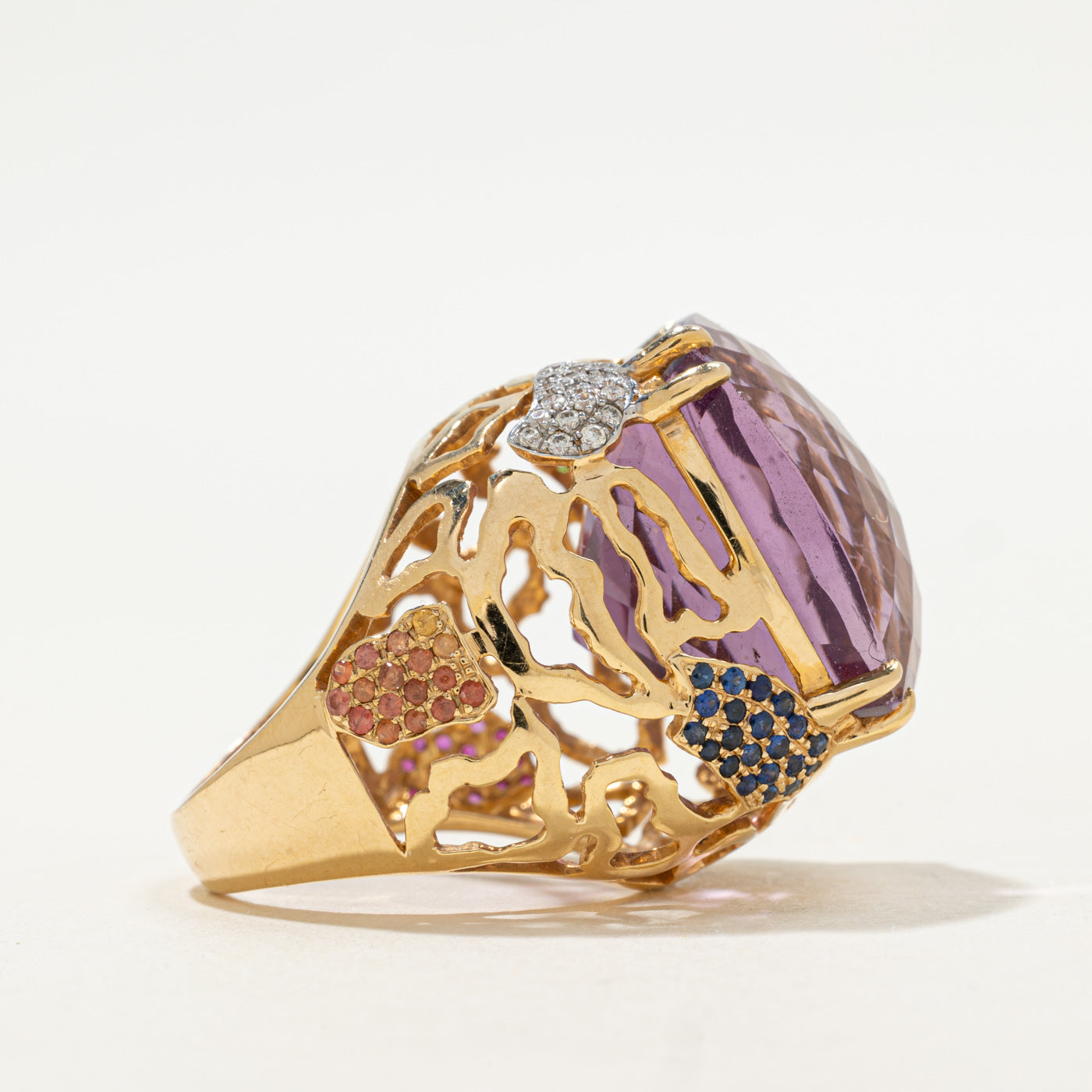 Bague cocktail en or 18 carats avec améthyste et diamants | 30,00 ct, 1,25 ct au total, 0,20 ct au total | Taille 7 |