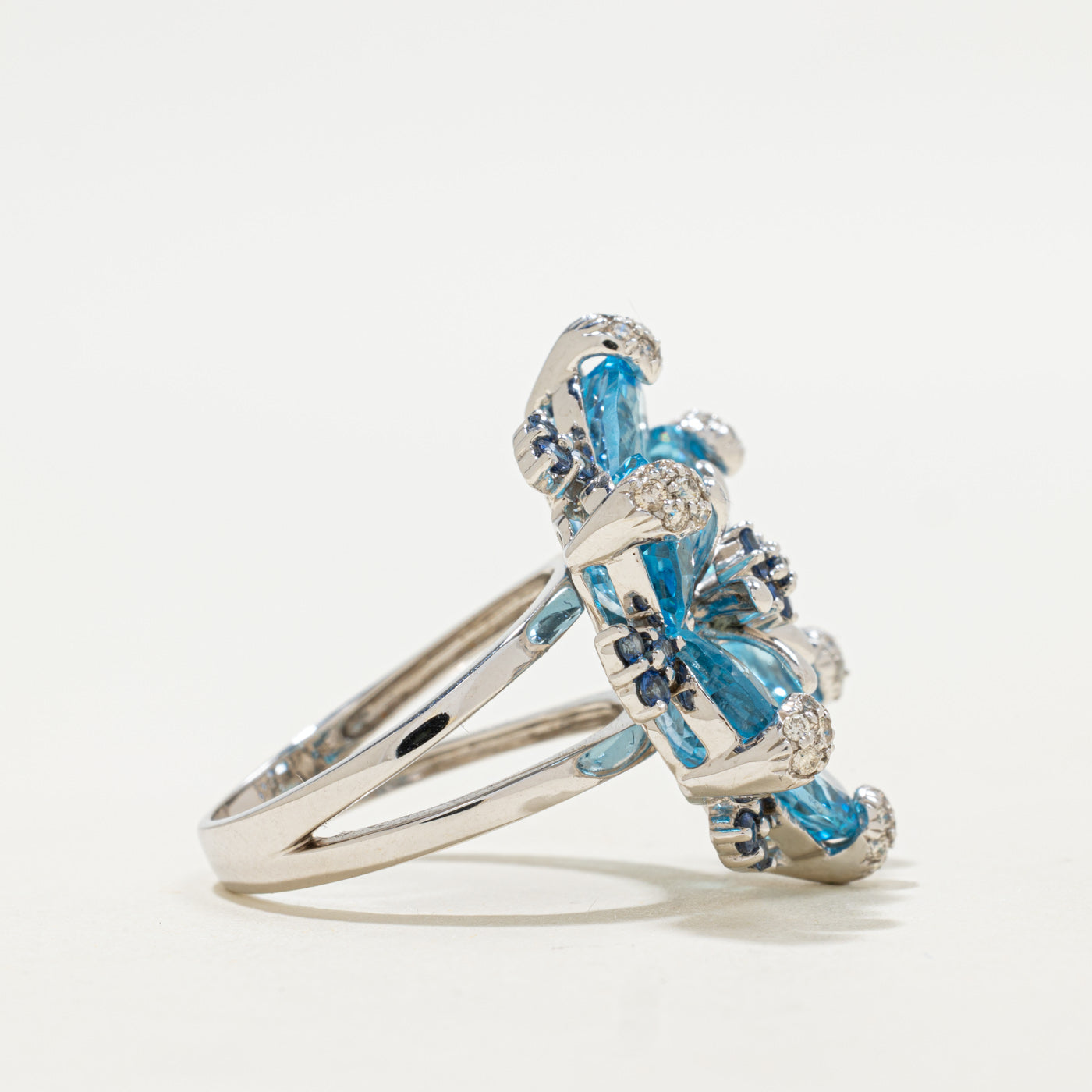 18K White Gold Blue Topaz, Sapphire, and Diamond Ring | 18.48 ctw, 0.42 ctw, 0.65 ctw | SZ 9 |
