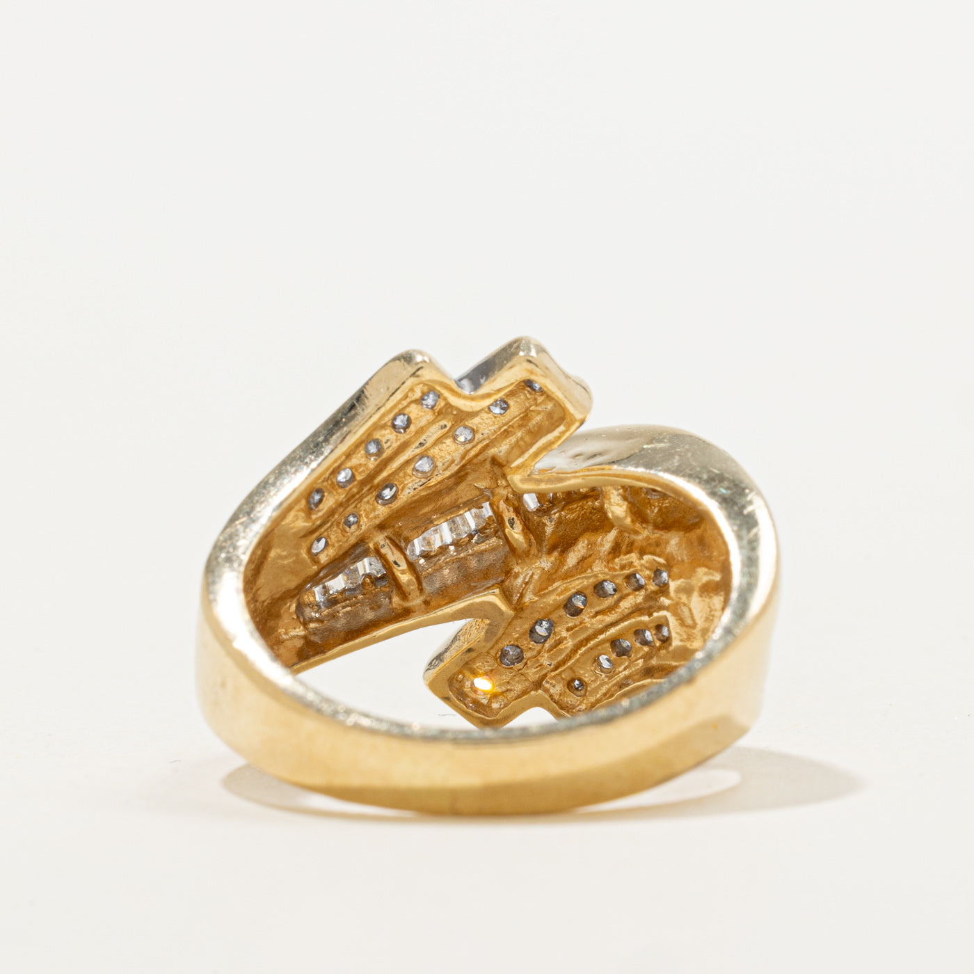 Bague large sertie de diamants Bypass Channel | 0,54 ct | Taille 6 | 
