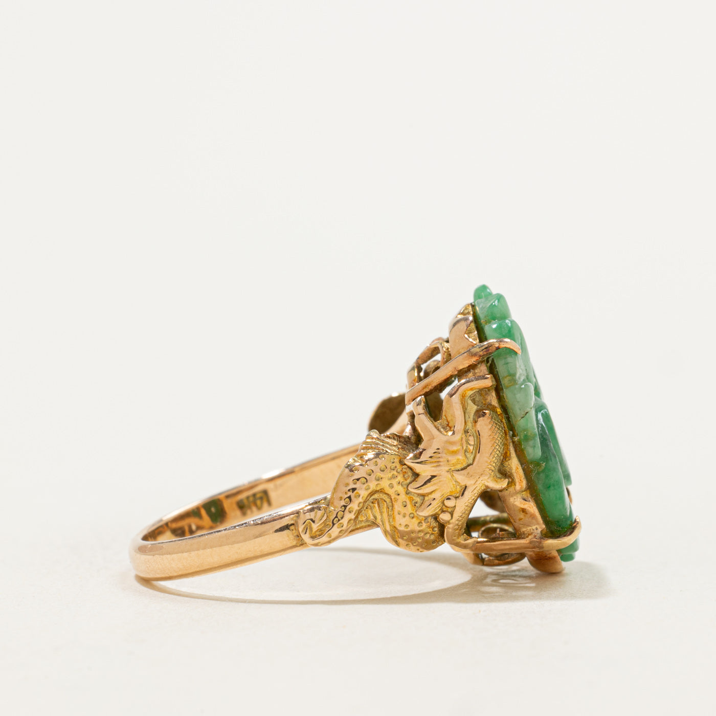 Carved Jadeite Cocktail Ring | 2.90ct | SZ 7.25 |