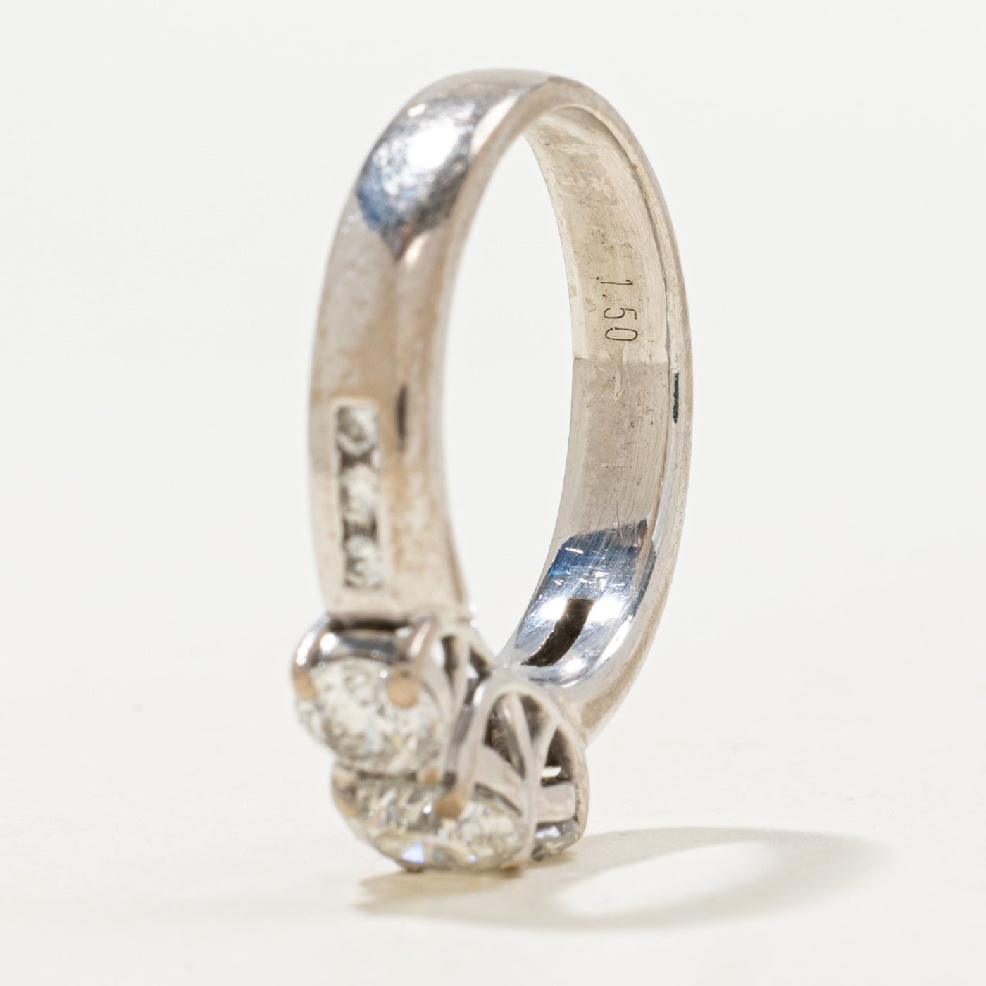 Bague de fiançailles trois diamants avec accents | 1,50 ct au total | Taille 6 | 