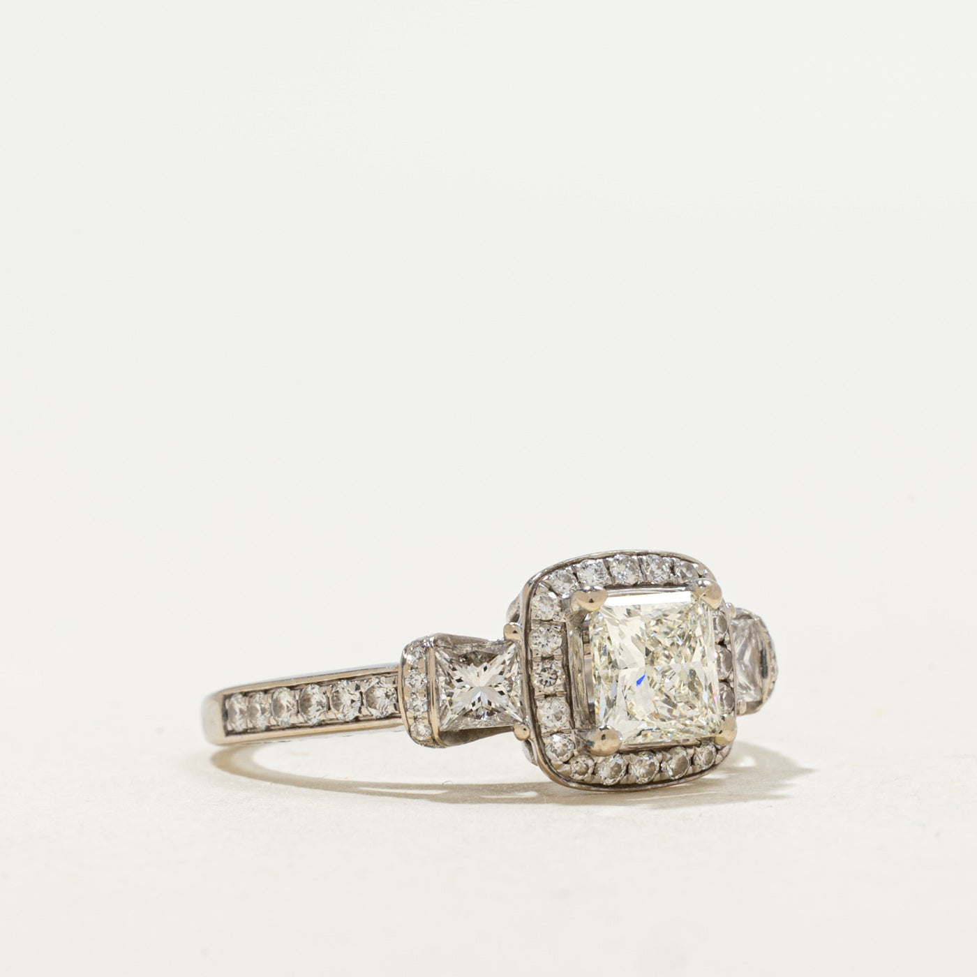 'Simon G' Three Stone Princess Cut Diamond Gallery Ring | 1.84ctw | SZ 6.25 |