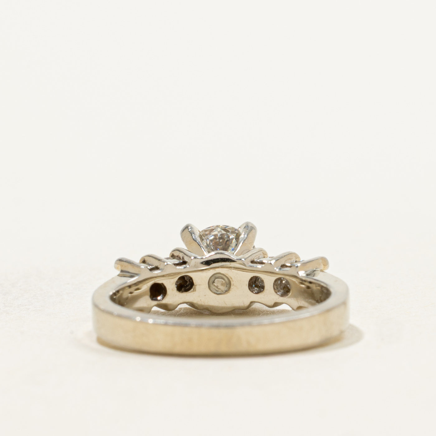 Bague sertie de cinq diamants | 0,57 ct au total | Taille 2,25 | 