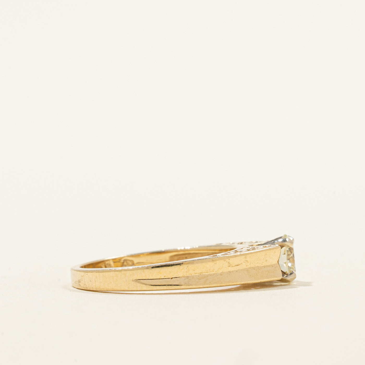 Bague solitaire diamant à profil filigrané | 0,47 ct | Taille 6 | 