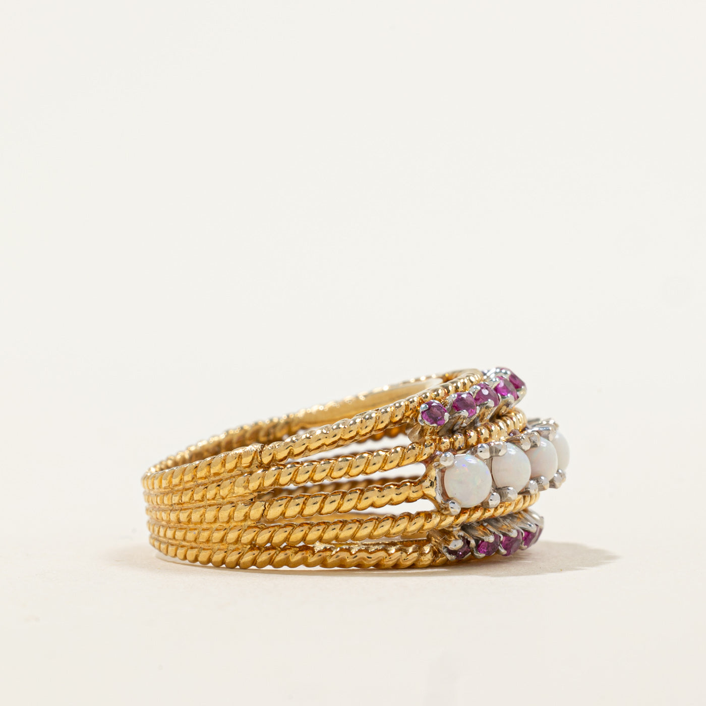 Bague cabochon rubis et opale | 0,72 ct, 0,56 ct | Taille 7,25 | 