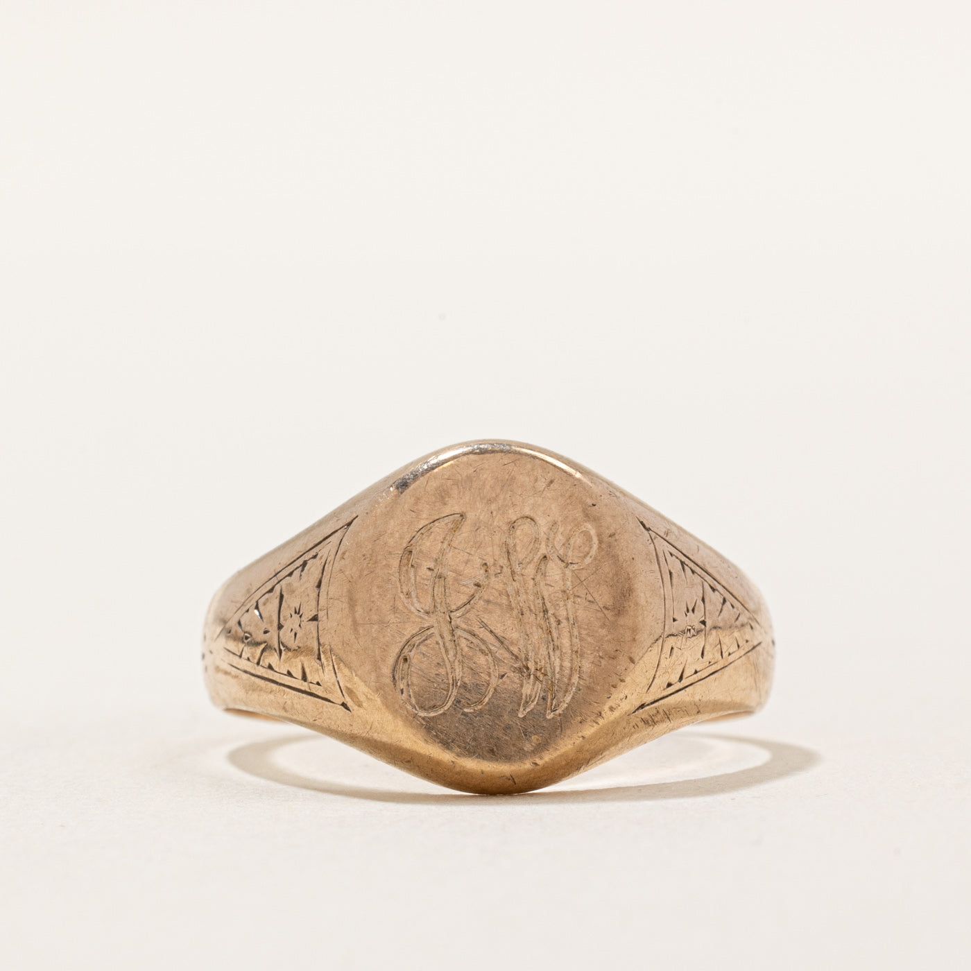 10k Yellow Gold 'LW' Initialed Ring | SZ 6.75 |