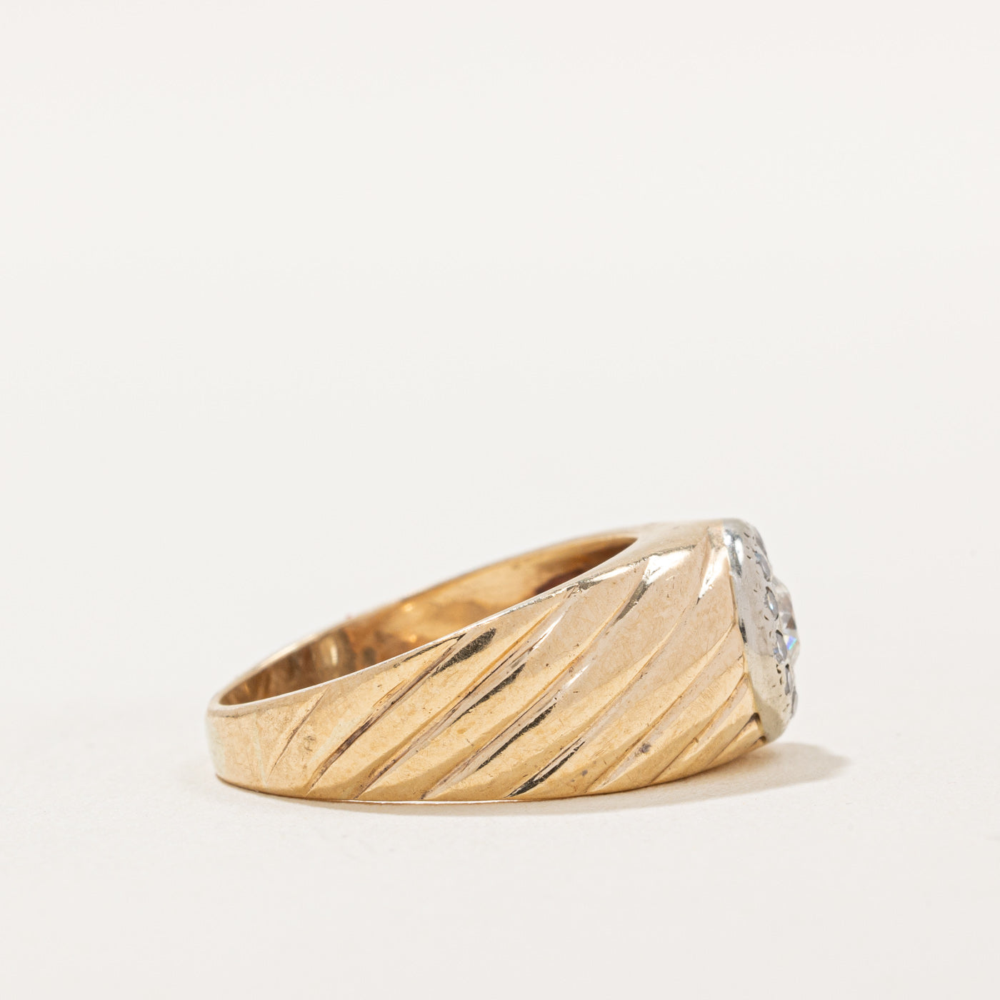Illusion Set Diamond Ring | 0.35ctw | SZ 5.5 |