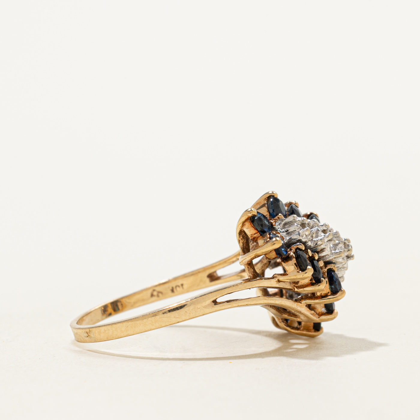 Bague en cascade de saphirs bleus et diamants | 1,40 ct, 0,05 ct | Taille 8,5 | 