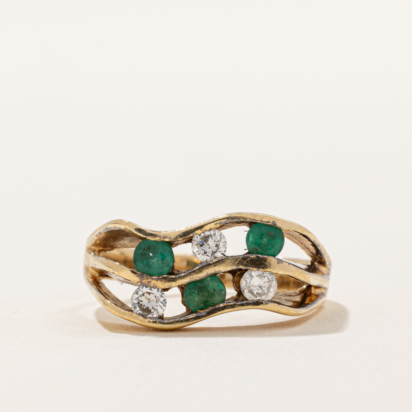 Emerald & Diamond Wave Ring | 0.27ctw, 0.15ctw | SZ 5.75 |