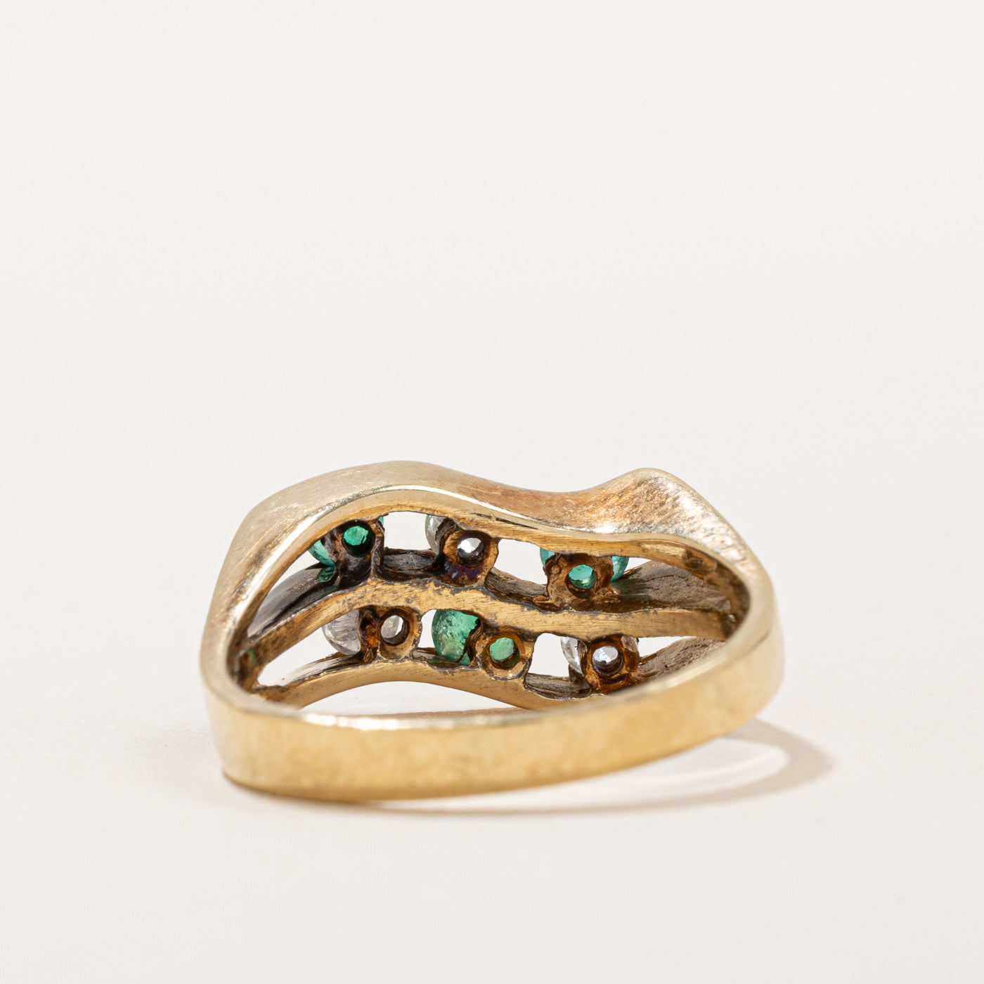 Emerald & Diamond Wave Ring | 0.27ctw, 0.15ctw | SZ 5.75 |