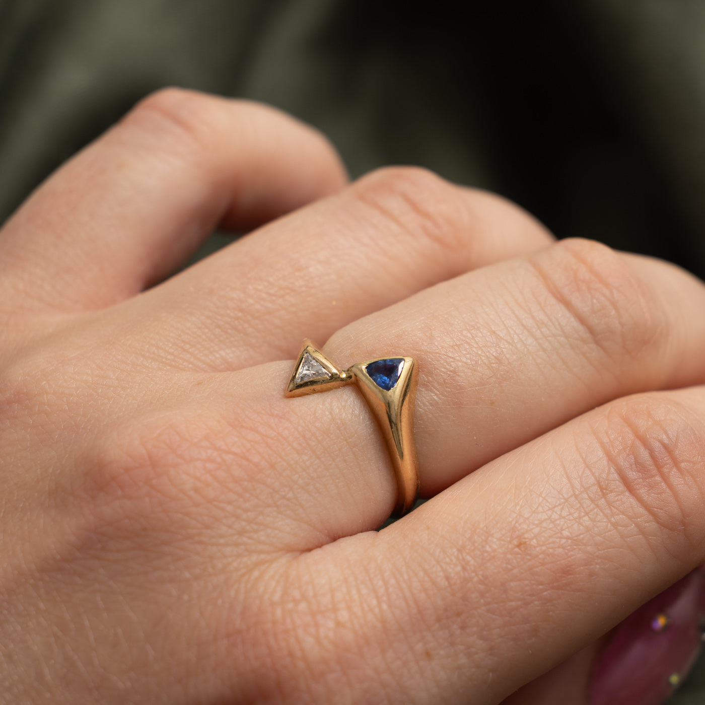 10k Toi et Moi Sapphire & Diamond Triangle Bypass Ring | 0.30ct, 0.10ct | SZ 5.75