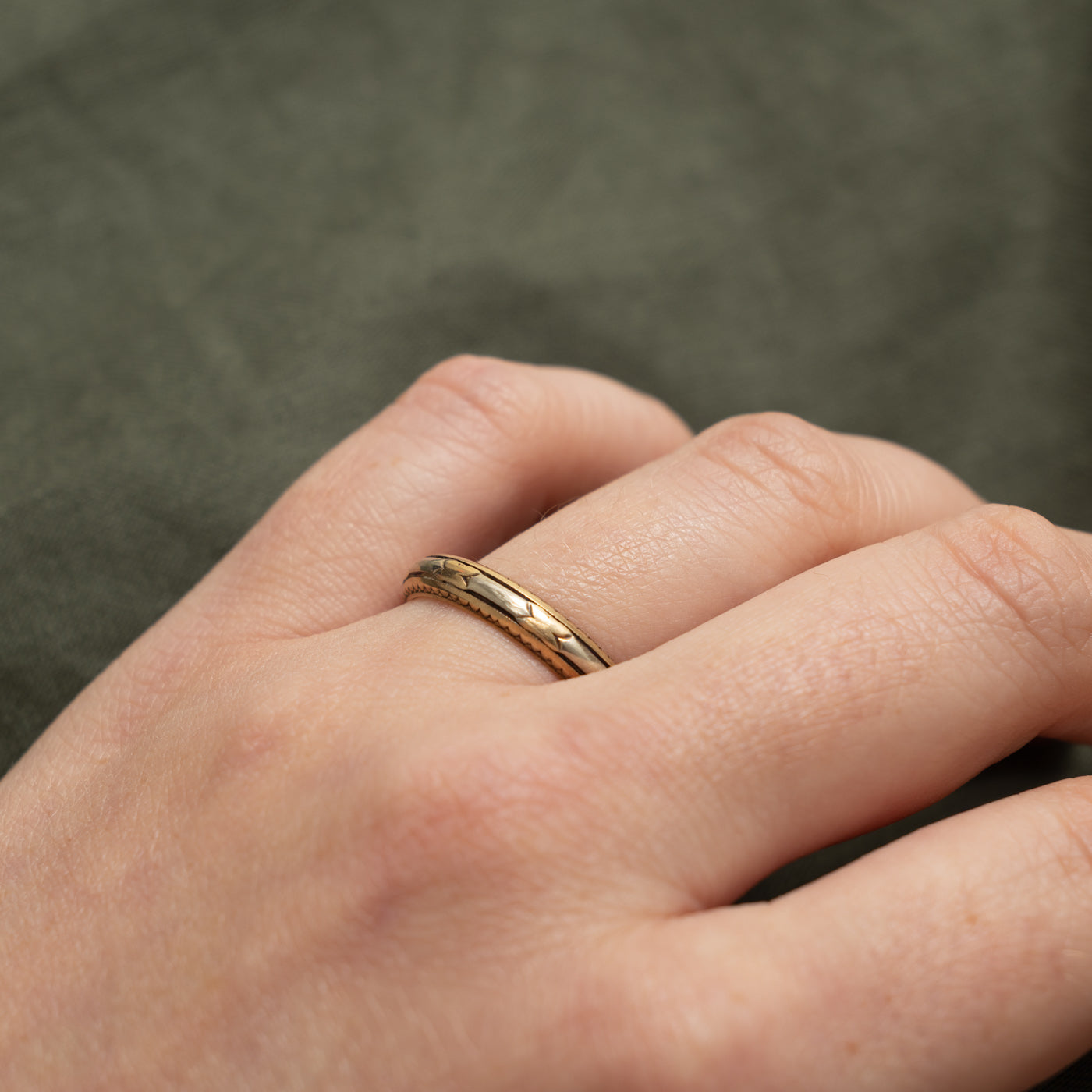 14k Two Tone Gold Textured Milgrain Band | 3.90mm | SZ 9.75