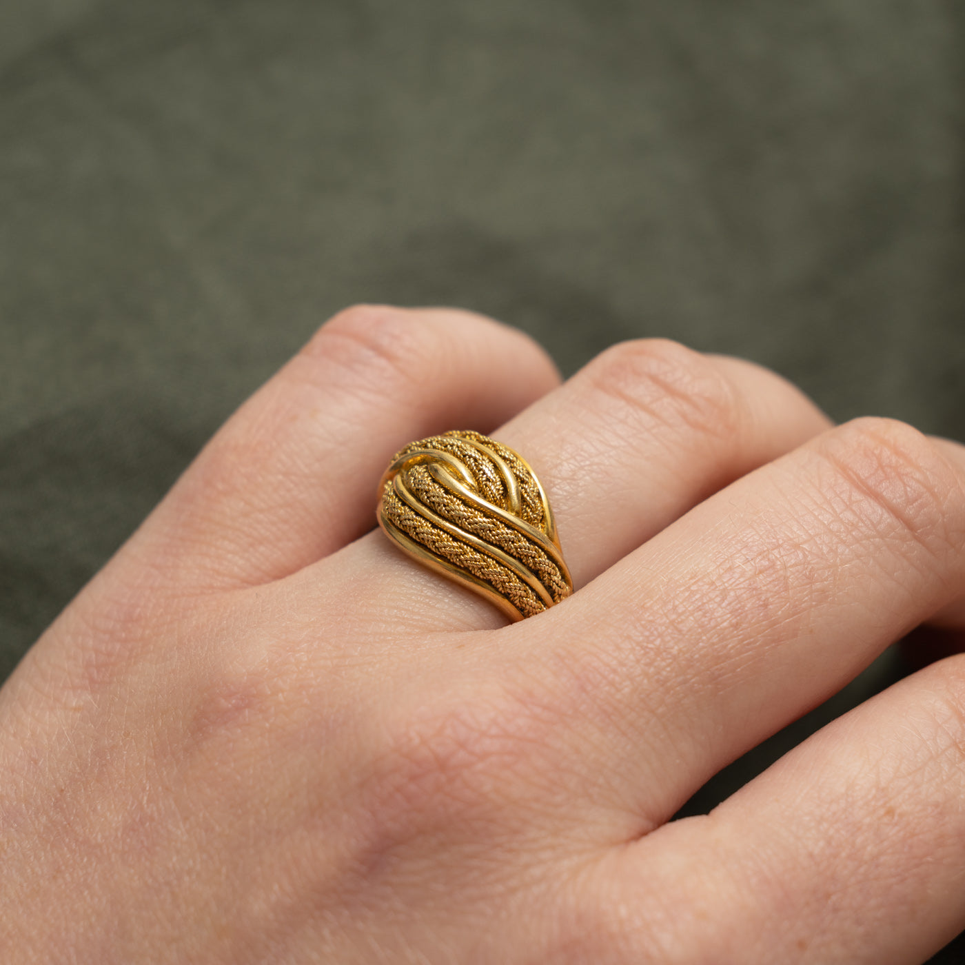 18k Yellow Gold Rope Crossover Dome Ring | SZ 6.75