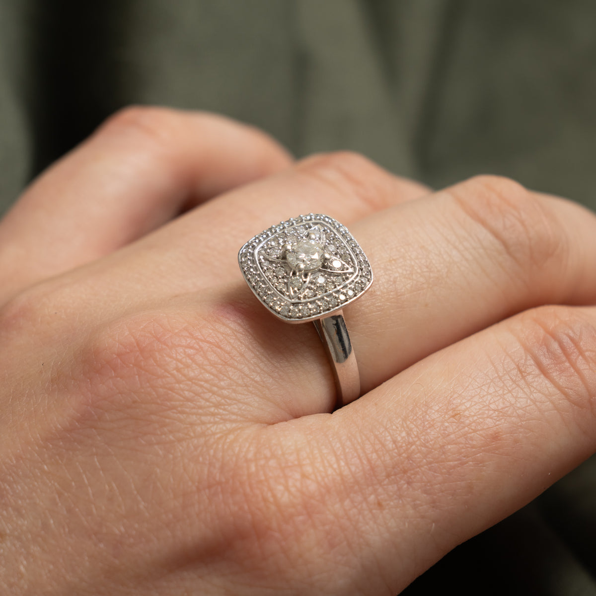 14k Pave Set Diamond Floral Cluster Halo Ring | 0.49ctw | SZ 7