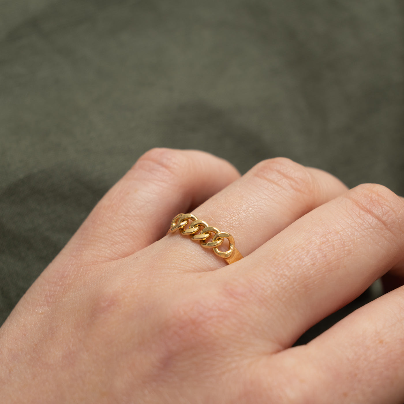 18k Yellow Gold Curb Link Chain Ring | SZ 6.75