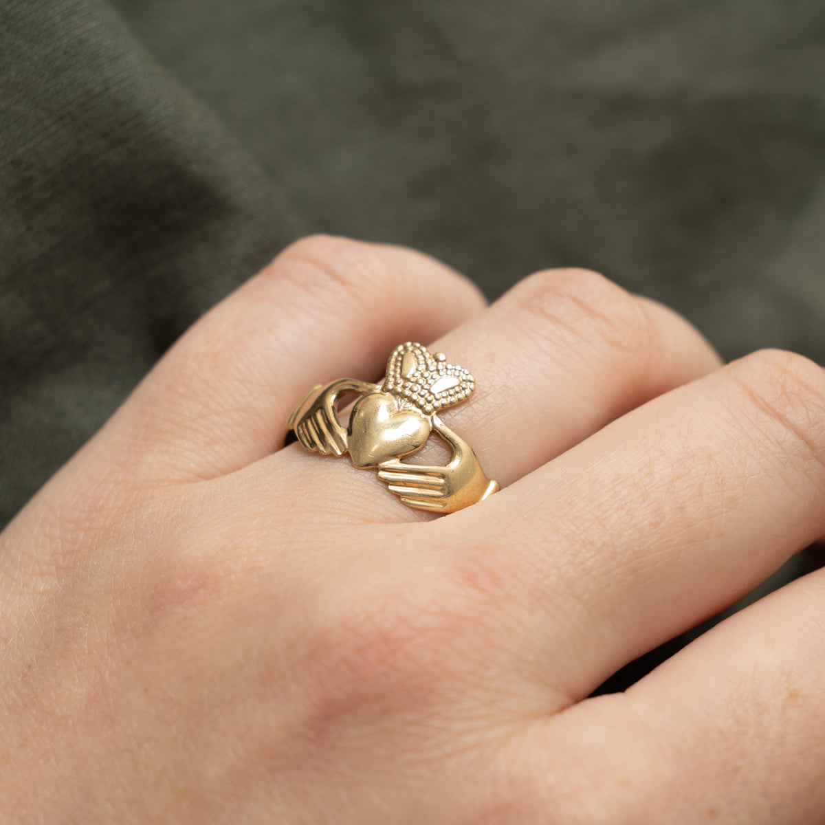 Dublin 9k Yellow Gold Claddagh Ring | SZ 11.5