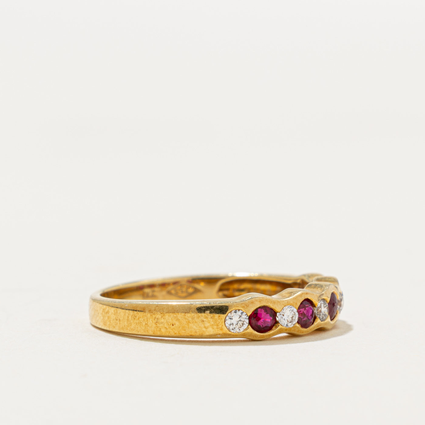 18k Semi Eternity Ruby & Diamond Scalloped Band | 0.25ctw, 0.13ct | 3.70mm | SZ 6.25