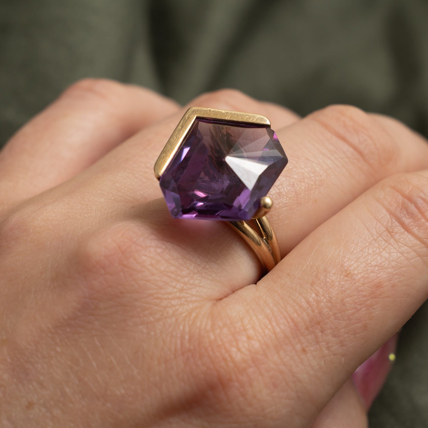 10k Synthetic Sapphire Geometric Cocktail Ring | 22.00ct | SZ 6.25